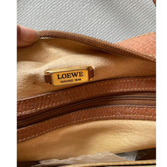 LOEWEハンドバッグの画像