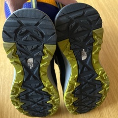 NORTH FACE キッズスニーカー ハイカット　登山　22センチ　子供の画像