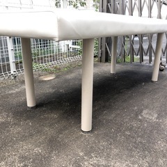 ッサージベッド ボルト留め脚  ホワイト天板 スチールホワイト脚  長さ182×幅66×高さ63cm  マッサージ用ベッド 整体べッド  エステべッド  マッサージ台の画像