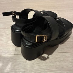 GRL サンダルの画像