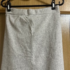 しまむら　ライトグレー　タイトスカートの画像