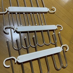 パンツハンガー　3つの画像