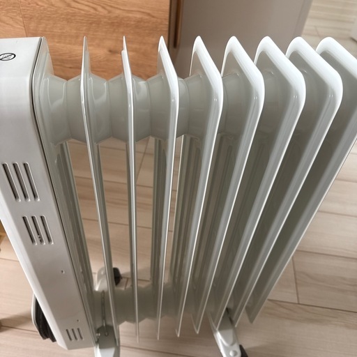 オイルヒーター 8畳~10畳 暖房器具 省エネ 電気代節約 ヒーター 1200W 出力3段階調整　温度調節機能 ダイヤル式 オイル ヒーター