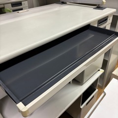 PLUS プラス 事務用デスク 収納付き 事務机 の画像