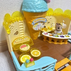 ※訳あり価格※シルバニア 海辺のアイスクリームパーラー 人形付きですぐ遊べます❁¨̮の画像