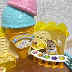 ※訳あり価格※シルバニア 海辺のアイスクリームパーラー 人形付きですぐ遊べます❁¨̮の画像