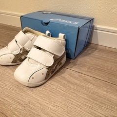 【美品】アシックス ファーストシューズ 12cm 白×シャンパンゴールド★星柄（箱付き）の画像