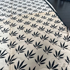 ヘンプ柄の風呂敷210×140㎝、綿100％の画像