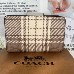 COACH 二つ折り財布　傷あり商品の画像