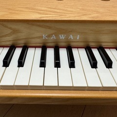 KAWAI ミニピアノ　P-32 ナチュラルカラーの画像