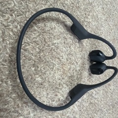 Shokz 骨伝導イヤホン ブラックの画像