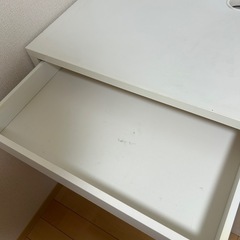 IKEA ミッケ　学習机 デスクの画像