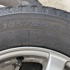 バリ溝２０２３年トーヨー製冬タイヤ　アルミホイールセット１４５／８０Ｒ１３　４本セットの画像