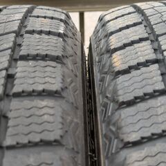 バリ溝２０２３年トーヨー製冬タイヤ　アルミホイールセット１４５／８０Ｒ１３　４本セットの画像