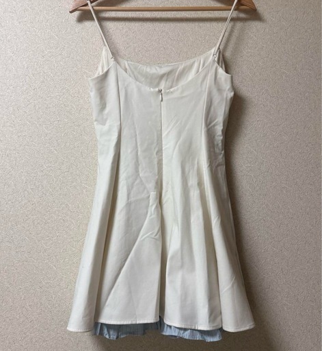 zara 今季夏　　コントラストボトムショート丈ワンピ
