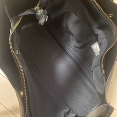 【A4可・軽量】黒色合皮トートバッグの画像