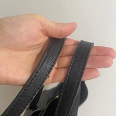 【A4可・軽量】黒色合皮トートバッグの画像