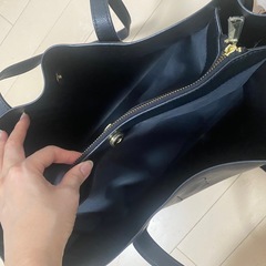 【A4可・軽量】黒色合皮トートバッグの画像