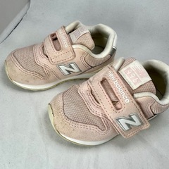 New Balance 996 ピンクベージュ 13cm 女の子用の画像