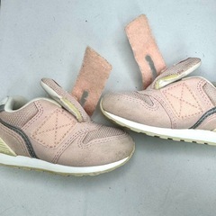 New Balance 996 ピンクベージュ 13cm 女の子用の画像