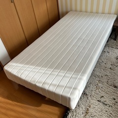 ベッドの画像