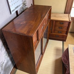 茶ダンスの画像