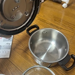 T-fal 圧力鍋 中型 ステンレス製の画像