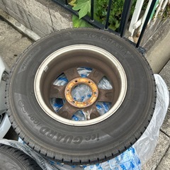 ハイエースタイヤの画像
