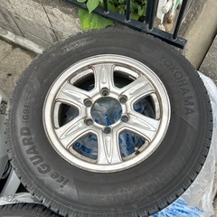 ハイエースタイヤの画像