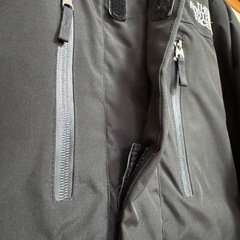 【THE NORTH FACE】訳アリ　黒GORE-TEXダウンジャケットXLサイズの画像
