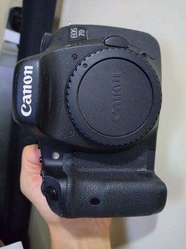 良品　canon eos 7D　バッテリーなし