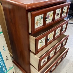 ロ2510-273  4段チェスト タイル アンティーク風 キズ 汚れありの画像