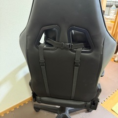 ゲーミングチェアの画像