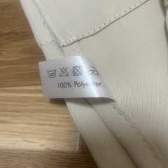 出窓　腰窓用　両開きカーテンの画像