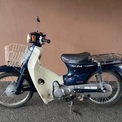 割と綺麗 錆少ない キャブ車 スーパーカブ50カスタム 4速 低燃費 実動車 低実走行距離車　ワンオーナー車 リア大型キャリア装備 の画像