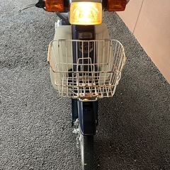 割と綺麗 錆少ない キャブ車 スーパーカブ50カスタム 4速 低燃費 実動車 低実走行距離車　ワンオーナー車 リア大型キャリア装備 の画像