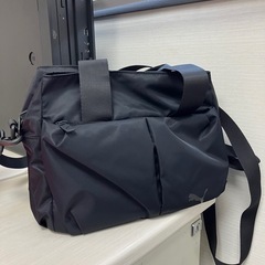 PUMA 黒ツーウェイショルダーバッグ　　　美品の画像