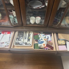 食器棚‼️食器付きのみです‼️10/13午前中までの取引！‼️の画像