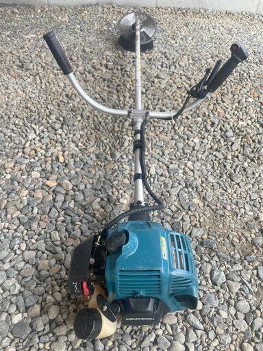 【受け渡し予定者決定済み】エンジン刈払機 マキタ makita MEM2300U 中古