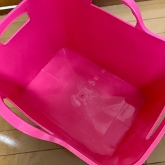 可愛いプラスチックかごの画像