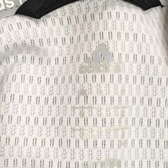adidas ウインドジャケットの画像