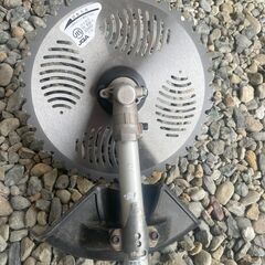 エンジン刈払機 マキタ makita MEM2300U 中古の画像