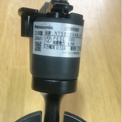 パナソニック　スポットライト　LED 照明　電球色の画像