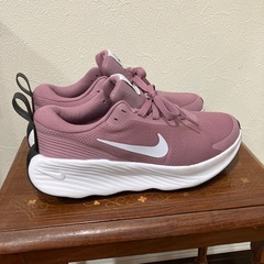 NIKE ウォーキングシューズ　24.5 美品の画像