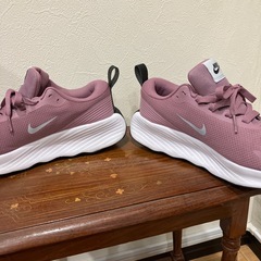 NIKE ウォーキングシューズ　24.5 美品の画像