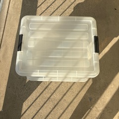 アイリス　クリヤーボックス　中古品　2個
の画像