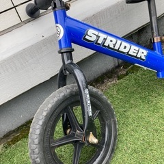 STRIDER バランスバイク 青 12インチの画像