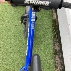 STRIDER バランスバイク 青 12インチの画像