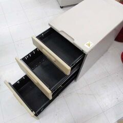 ITOKI 袖机 3段 幅39.5×奥行67.5×高さ62cm カギ付き グレー系 デスクワゴン サイドチェスト 収納 オフィス家具 事務用 イトーキ 苫小牧西店の画像