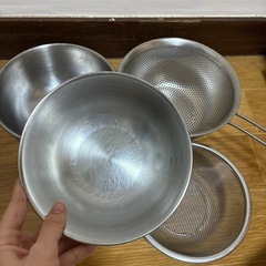 ボウルとみずき水切りの画像
